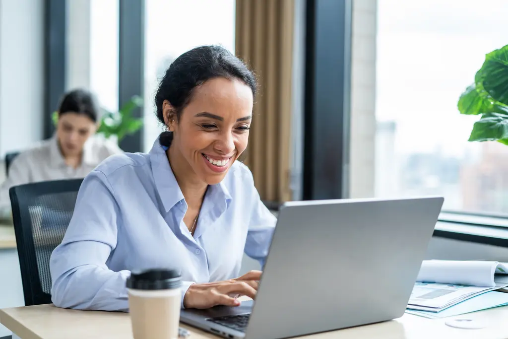 CRM para agentes inmobiliarios: cómo los datos de tu zona te posicionan como el experto local