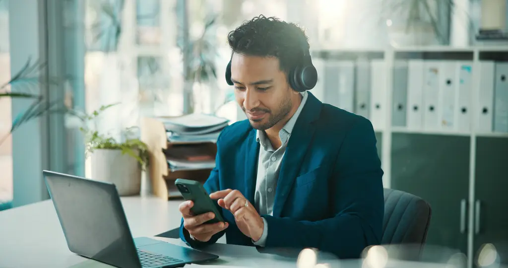 CRM móvil en terreno: 7 pasos para ventas sin pérdidas CRM móvil en terreno: 7 pasos para ventas sin pérdidas