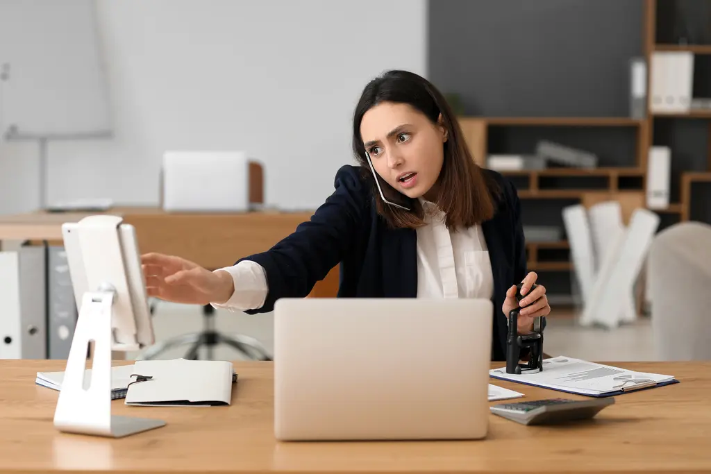 12 malos hábitos en el trabajo que están arruinando tu productividad