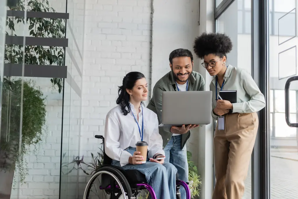 Cómo superar las barreras de comunicación en equipos diversos Cómo superar las barreras de comunicación en equipos diversos