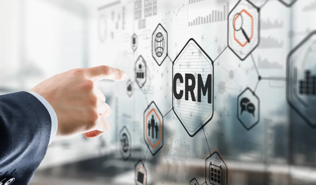 7 Funciones de tu CRM que transformarán la colaboración entre equipos