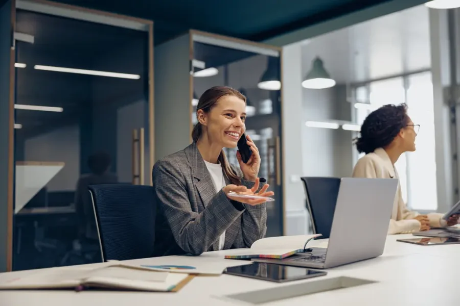 Reuniones inteligentes: optimiza cada minuto con la IA