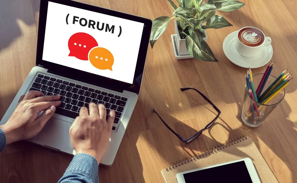 10 herramientas de comunicación interna esenciales que toda organización necesita para tener éxito