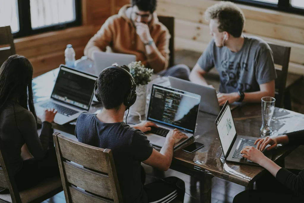 ¿Qué es el aprendizaje cooperativo y cómo mejora la productividad de tu empresa? ¿Qué es el aprendizaje cooperativo y cómo mejora la productividad de tu empresa?