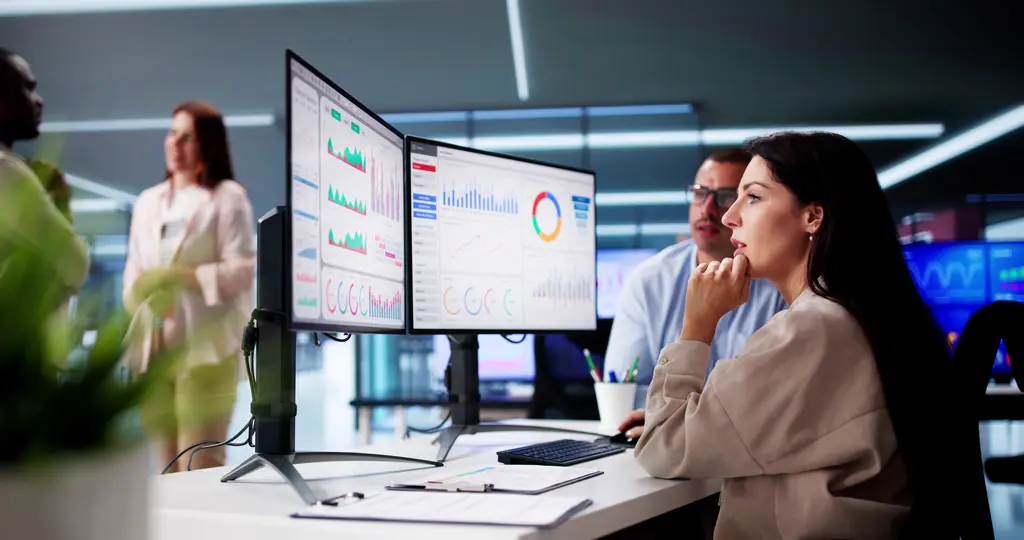 Análisis de CRM: cómo los datos impulsan decisiones de negocio más inteligentes Análisis de CRM: cómo los datos impulsan decisiones de negocio más inteligentes