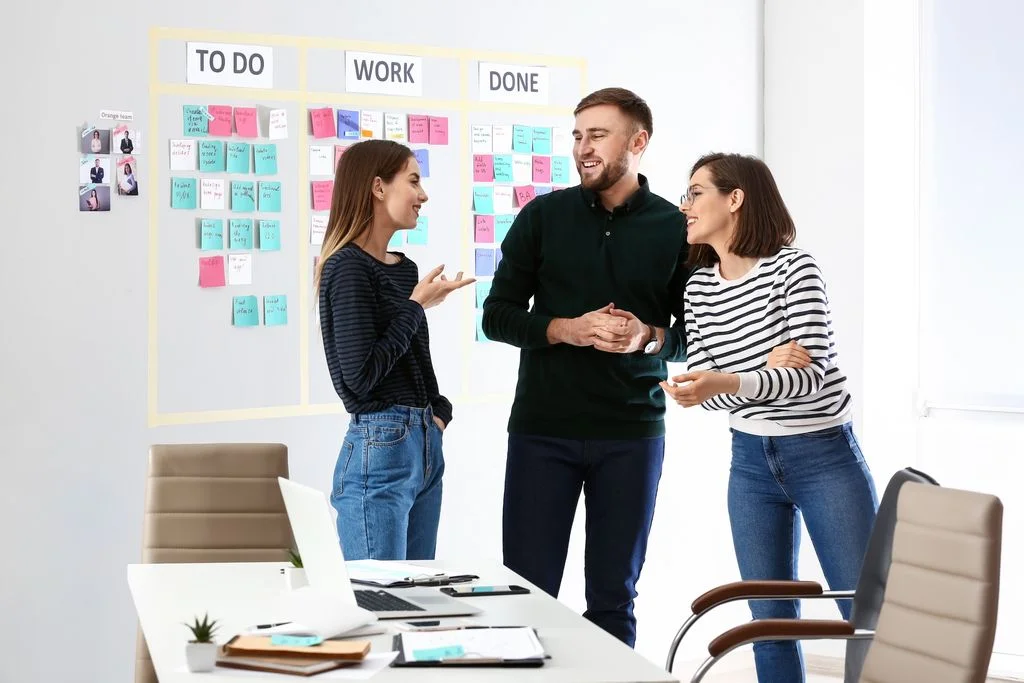 shutterstock_1345984637.jpg ¿Qué es el flujo de trabajo y cómo optimizarlo? Guía para PYMES y empresas grandes